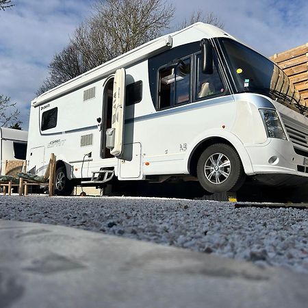 Terrain De Loisirs En Plein Centre De Lievin Camping Car Zewnętrze zdjęcie